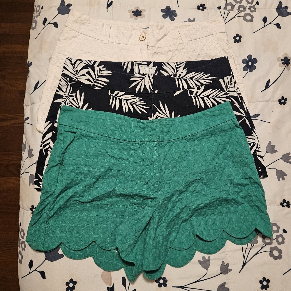 Crown & Ivy Shorts Size 12